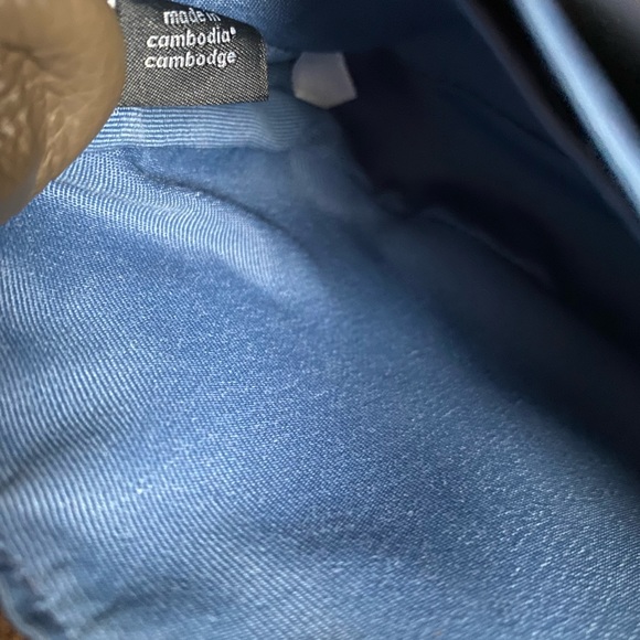 Coach Wristlet NWT. Brand New come with gift box&paper bag. 😊 Price is Firm😊 - Picture 8 of 12